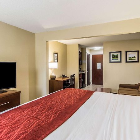 Comfort Inn & Suites Greenwood Near University Εξωτερικό φωτογραφία