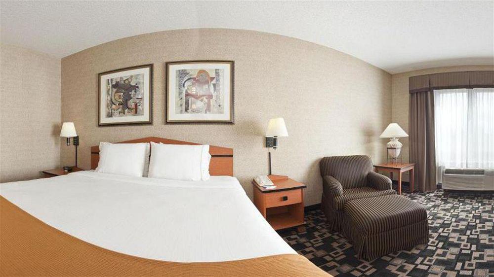 Comfort Inn & Suites Greenwood Near University Εξωτερικό φωτογραφία