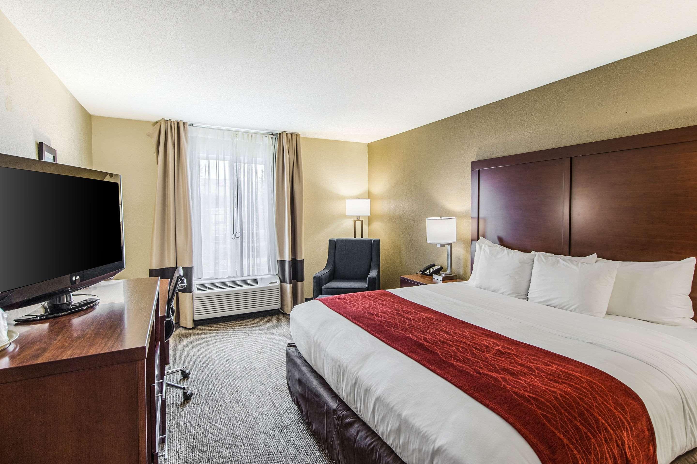 Comfort Inn & Suites Greenwood Near University Εξωτερικό φωτογραφία