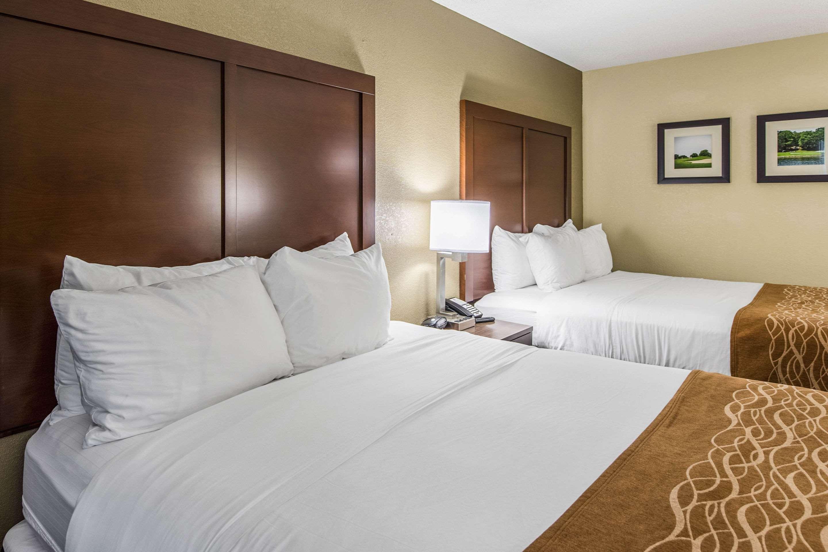 Comfort Inn & Suites Greenwood Near University Εξωτερικό φωτογραφία