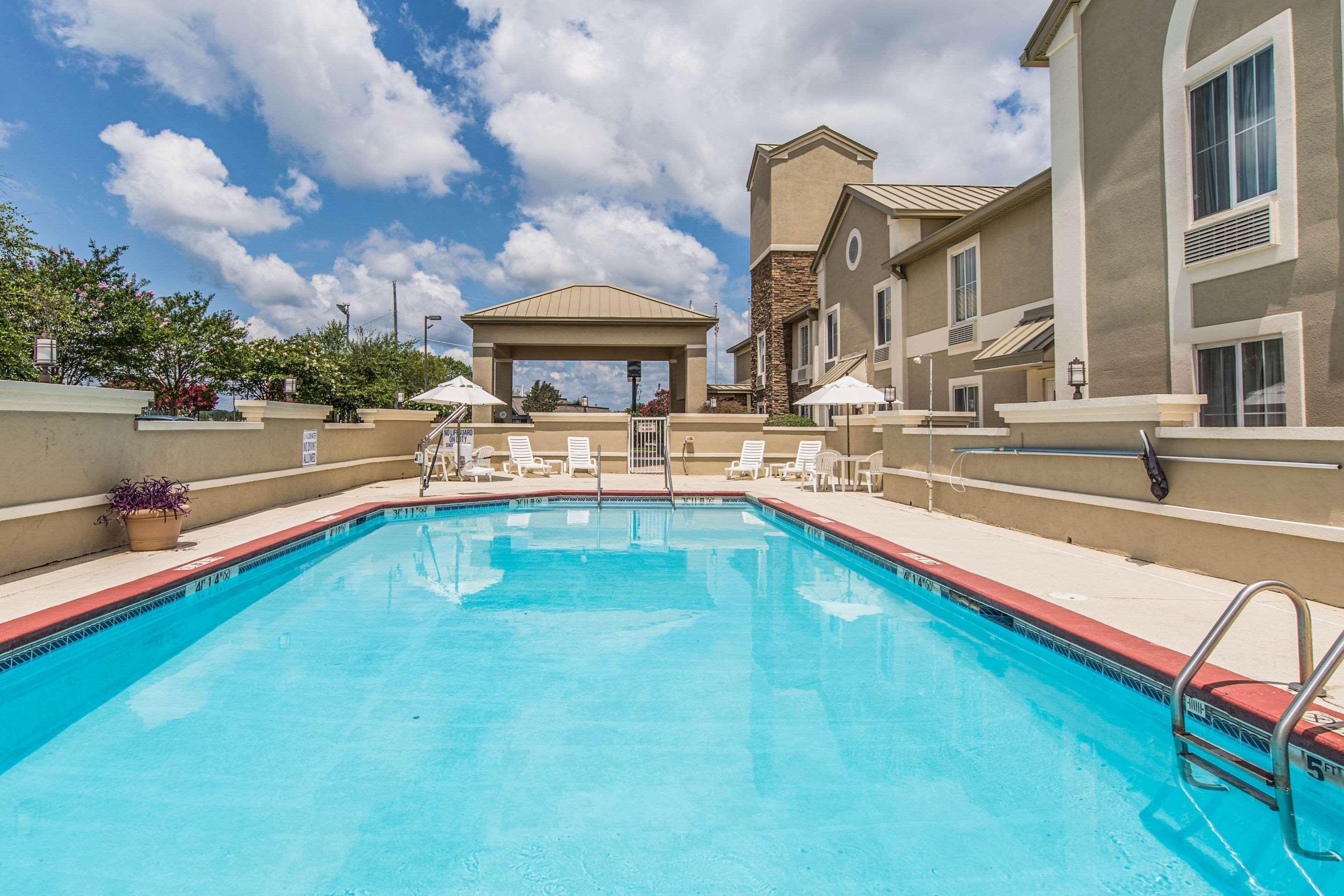 Comfort Inn & Suites Greenwood Near University Εξωτερικό φωτογραφία