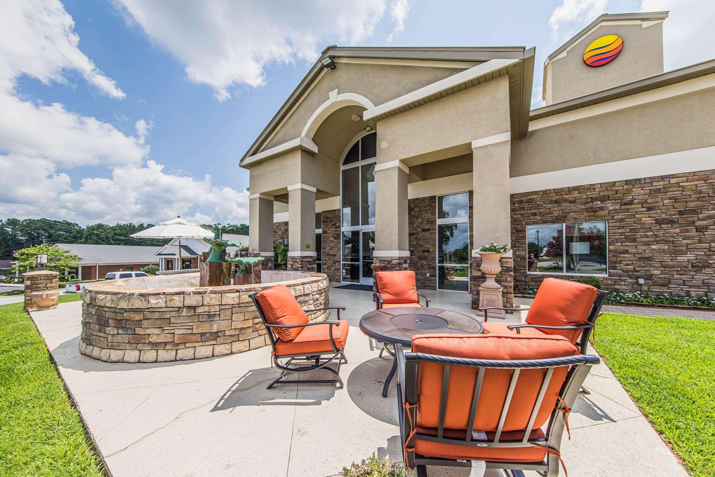 Comfort Inn & Suites Greenwood Near University Εξωτερικό φωτογραφία