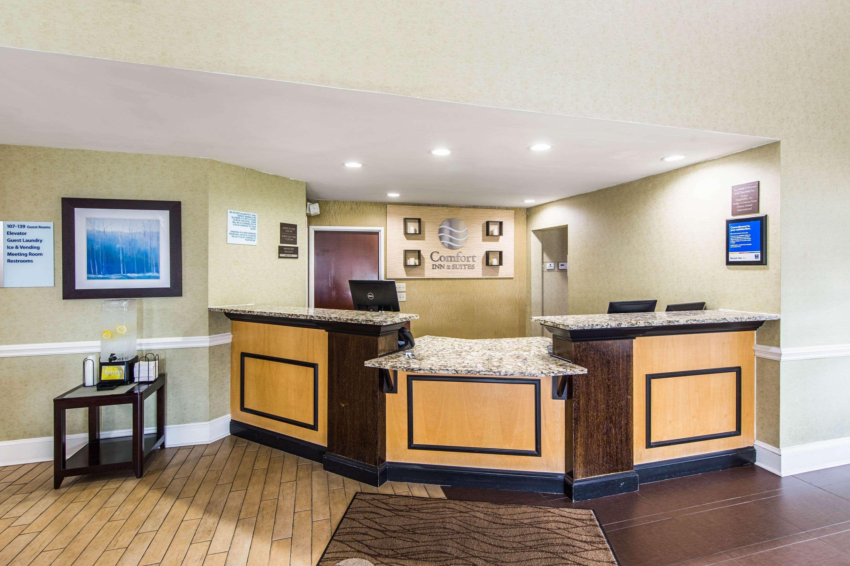 Comfort Inn & Suites Greenwood Near University Εξωτερικό φωτογραφία