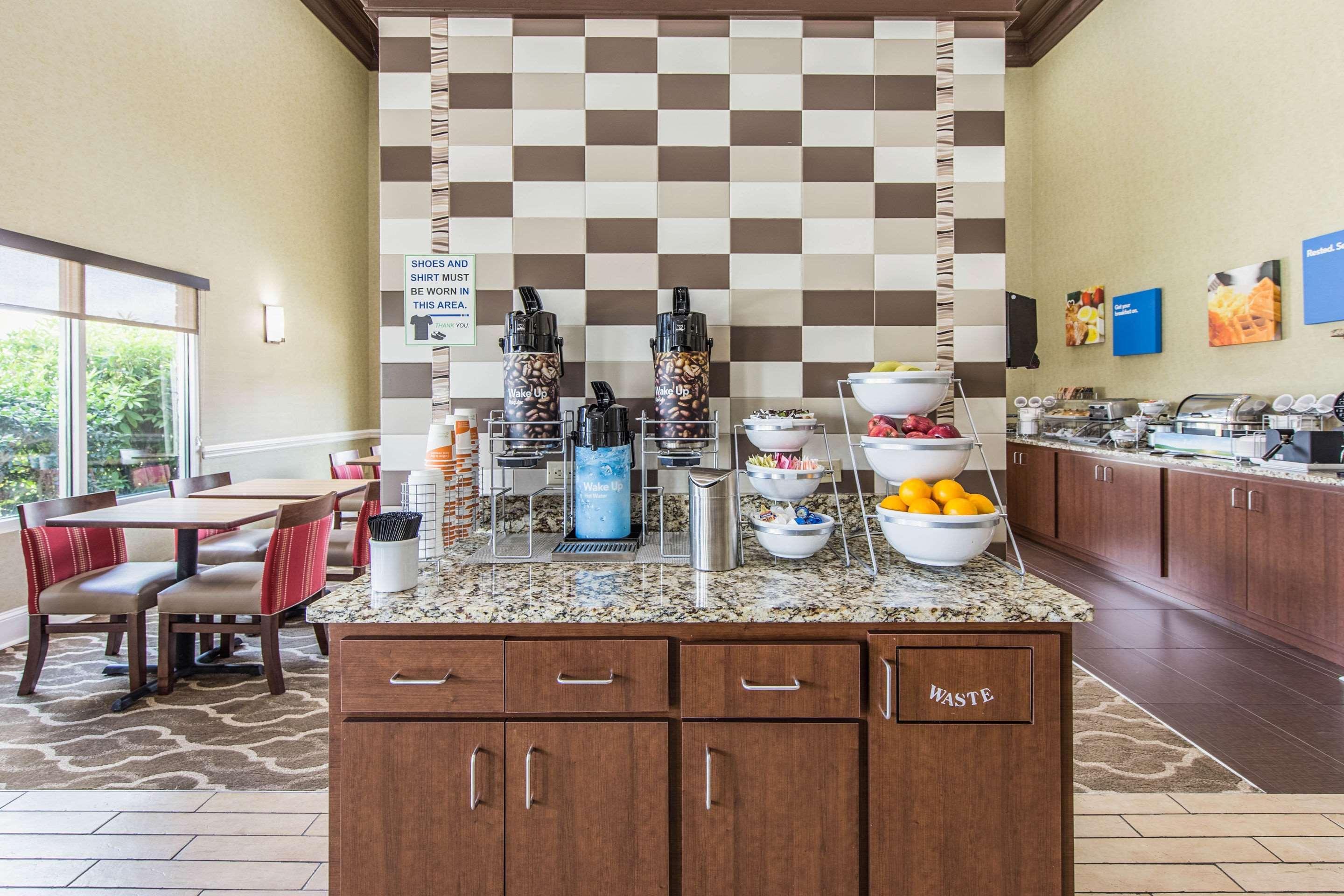 Comfort Inn & Suites Greenwood Near University Εξωτερικό φωτογραφία