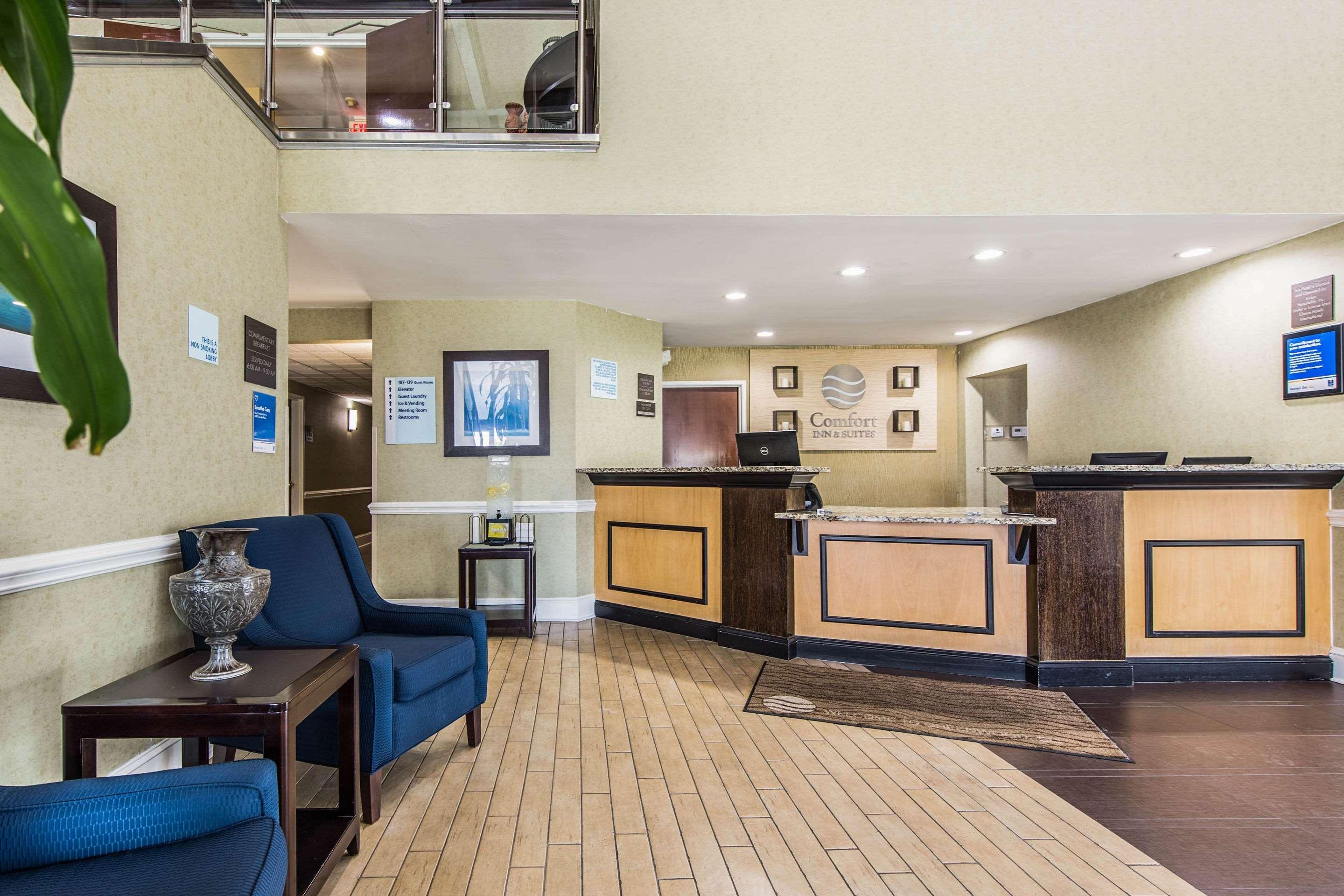 Comfort Inn & Suites Greenwood Near University Εξωτερικό φωτογραφία