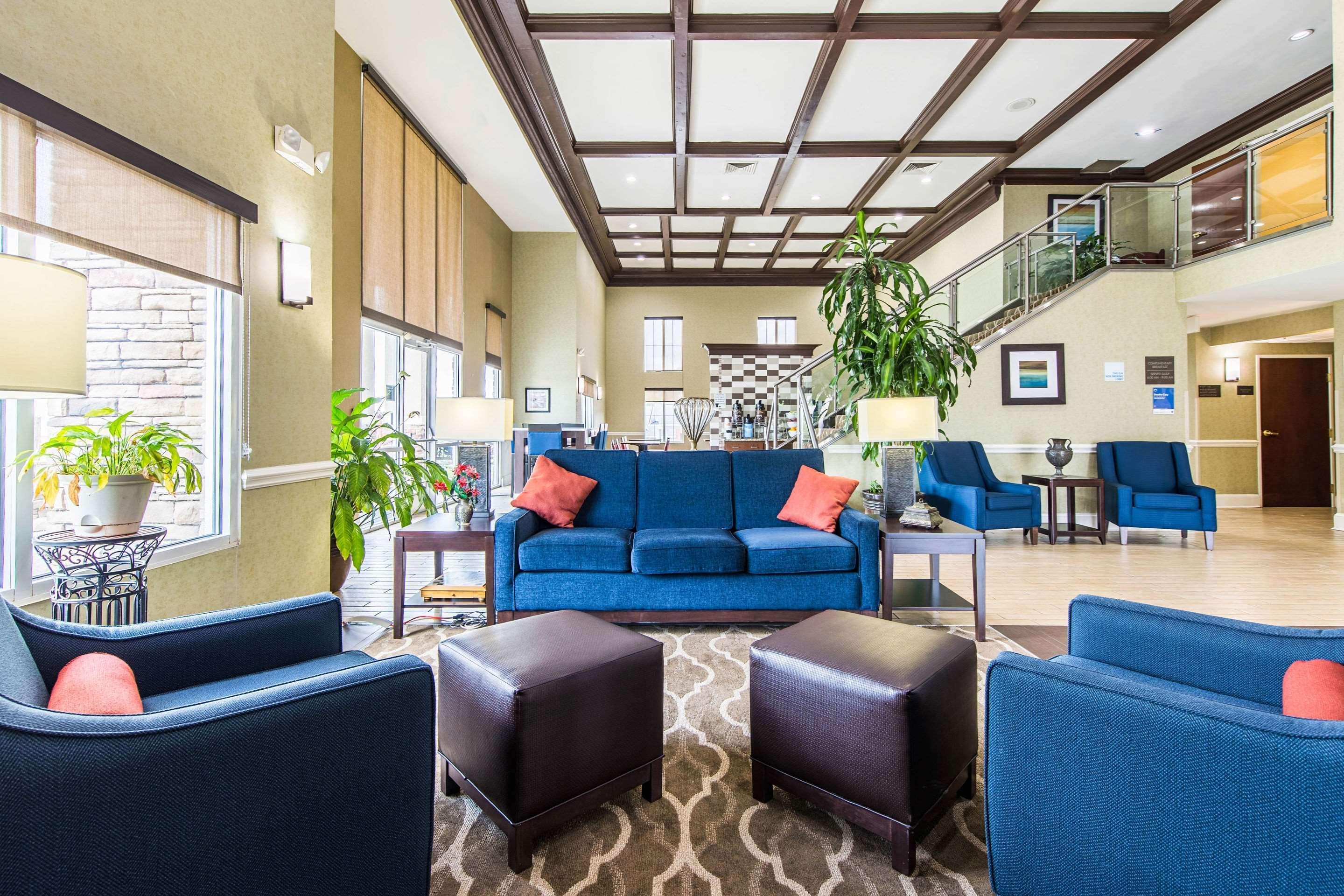 Comfort Inn & Suites Greenwood Near University Εξωτερικό φωτογραφία