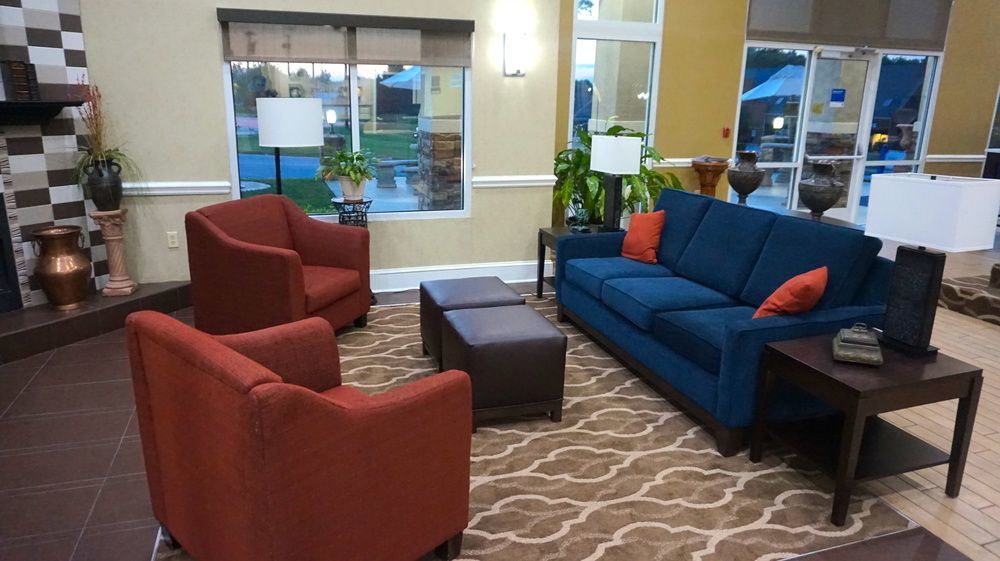 Comfort Inn & Suites Greenwood Near University Εξωτερικό φωτογραφία