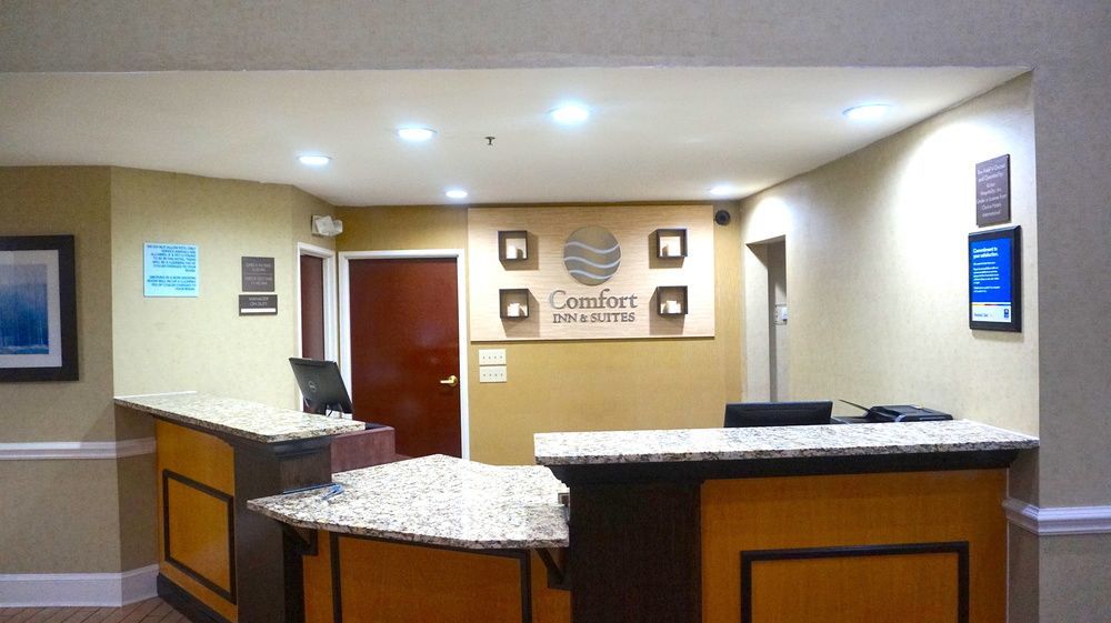 Comfort Inn & Suites Greenwood Near University Εξωτερικό φωτογραφία