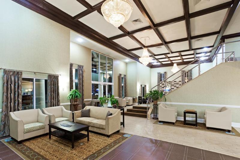 Comfort Inn & Suites Greenwood Near University Εξωτερικό φωτογραφία