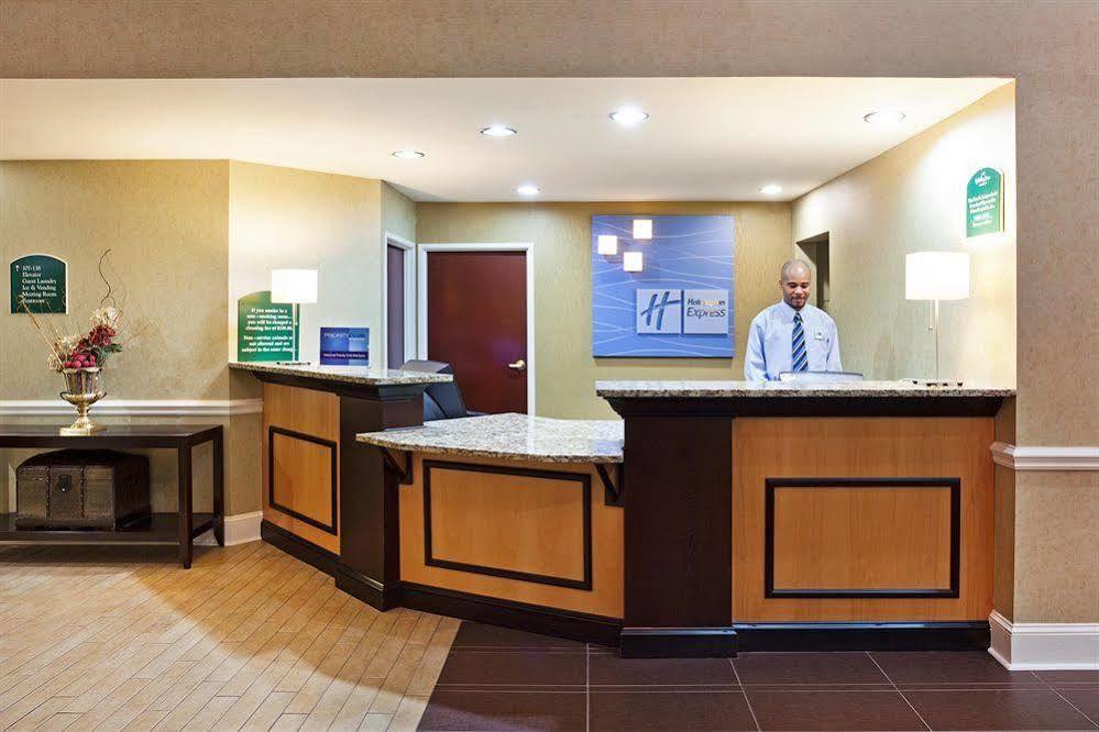 Comfort Inn & Suites Greenwood Near University Εξωτερικό φωτογραφία