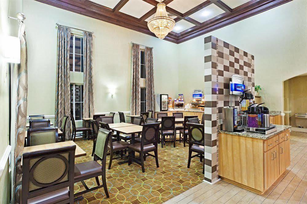 Comfort Inn & Suites Greenwood Near University Εξωτερικό φωτογραφία