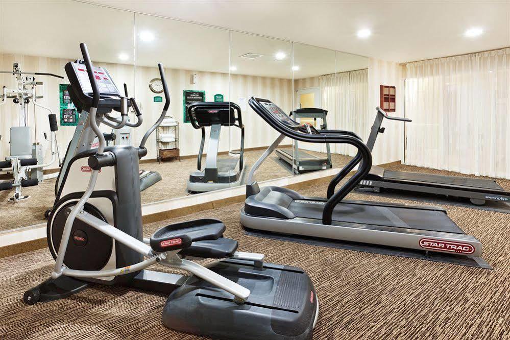 Comfort Inn & Suites Greenwood Near University Εξωτερικό φωτογραφία