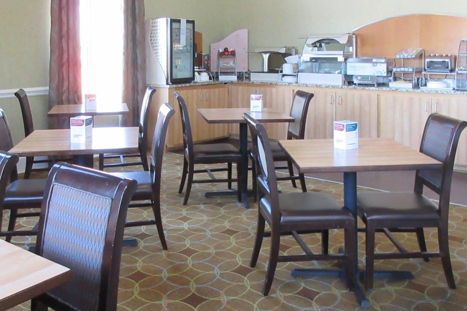 Comfort Inn & Suites Greenwood Near University Εξωτερικό φωτογραφία