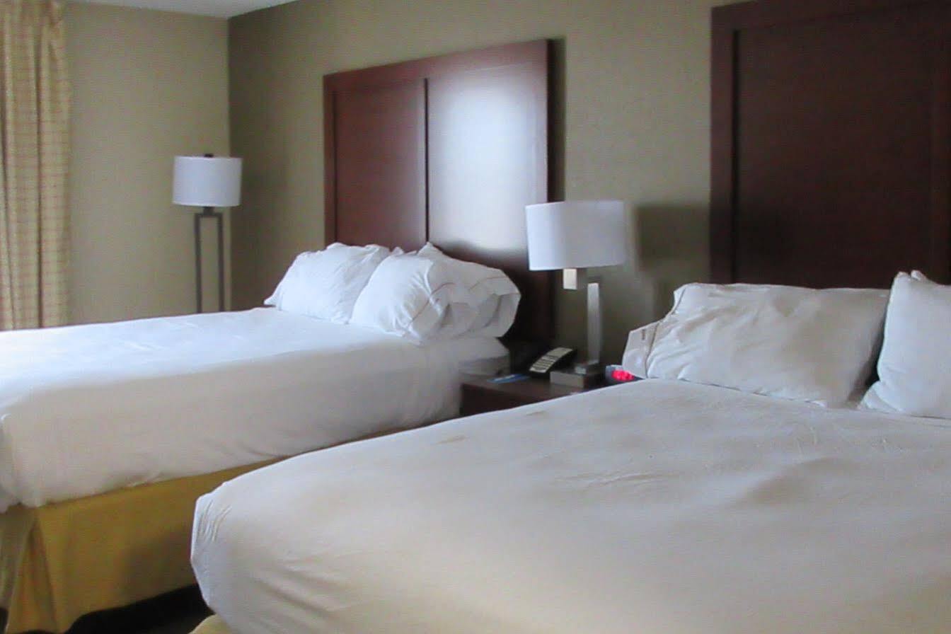 Comfort Inn & Suites Greenwood Near University Εξωτερικό φωτογραφία
